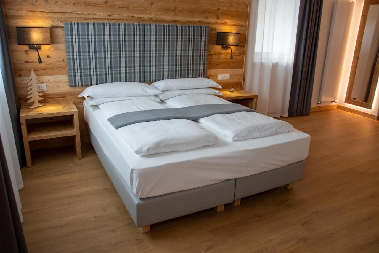 Hotel Due Spade Folgaria Eksteriør bilde