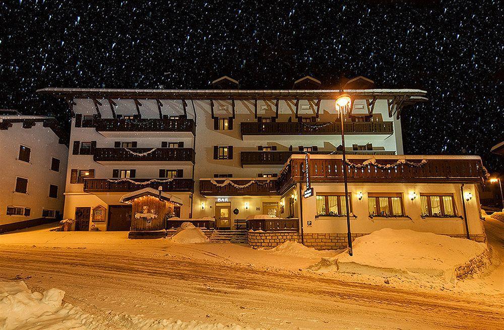 Hotel Due Spade Folgaria Eksteriør bilde